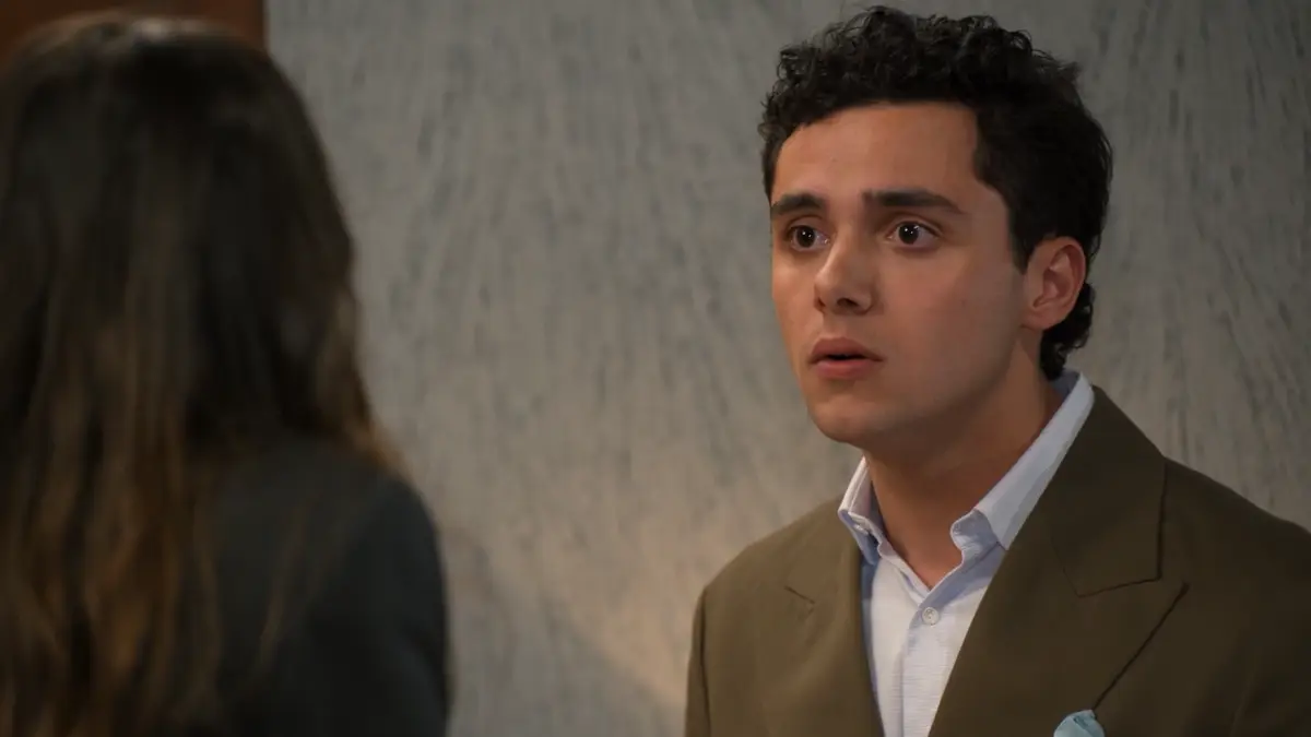 ‘A Herança’: Bernardo submete-se a sessão de hipnose e teme ter traído Teresinha