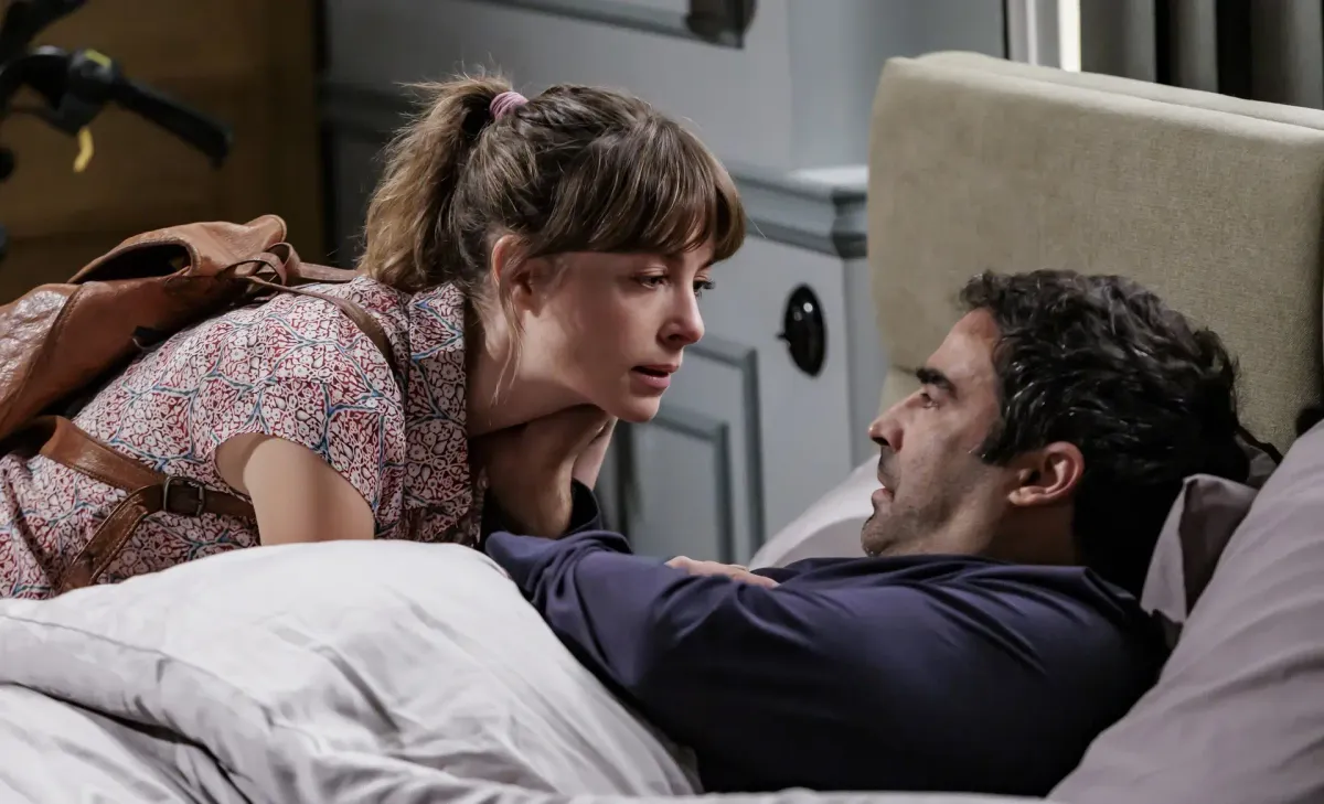 ‘A Promessa’: Laura é presa após fugir com Miguel - Helena manipula tudo a seu favor