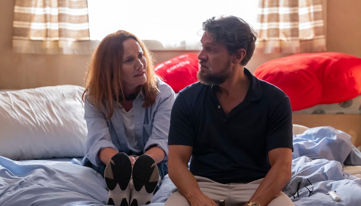 Marcus e Vivi em momento íntimo na novela Terra Forte da TVI