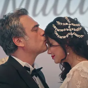 Resumo de Melek: Melek abdica do amor por Halil para proteger a família