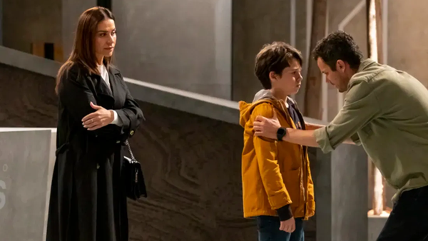 Inês foge para Espanha com o filho para afastar Vicente