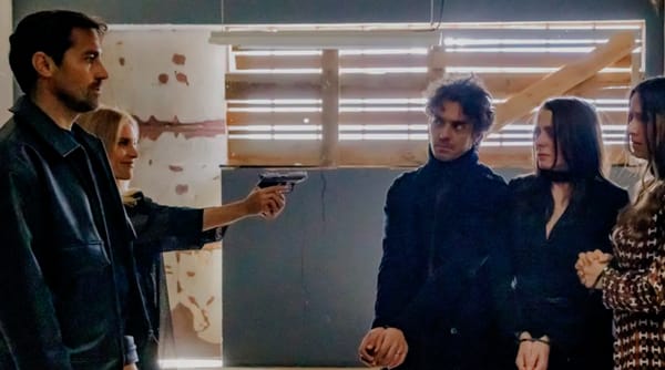 Reféns ameaçados por Amanda e Vicente em armazém na novela A Herança da SIC