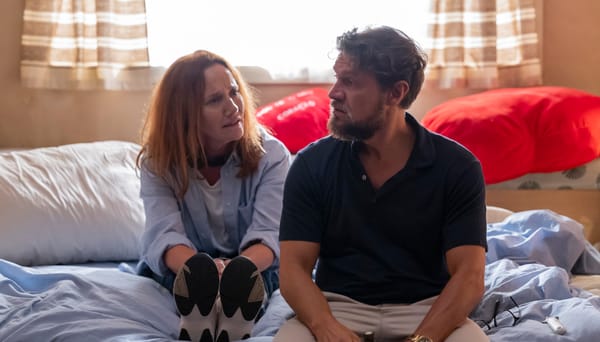 Marcus e Vivi em momento íntimo na novela Terra Forte da TVI