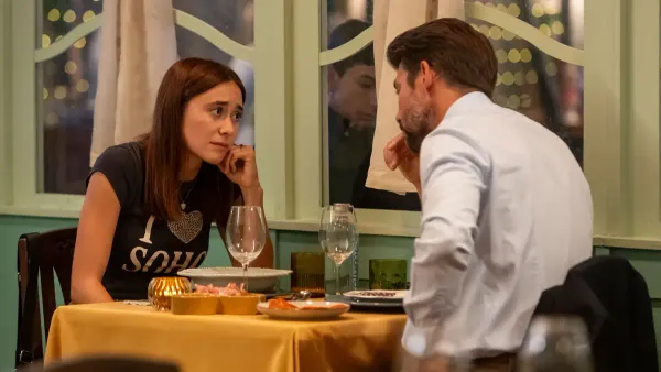 Lia descobre anel de noivado de João na novela Vitória da SIC