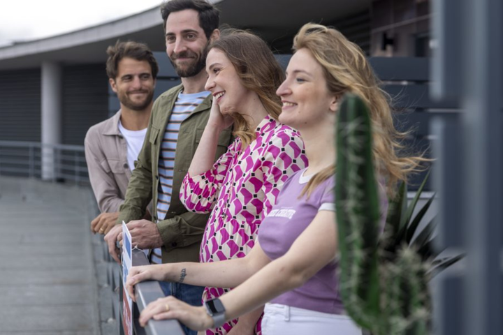 TVI aposta em nova comédia inspirada em ‘La Que Se Avecina’ com Alexandra Lencastre e filha no elenco