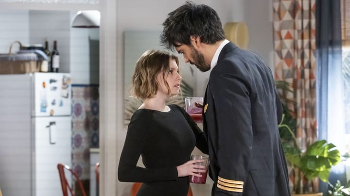 ‘Senhora do Mar’: Lurdes beija o namorado da mãe - o momento inesperado que muda tudo