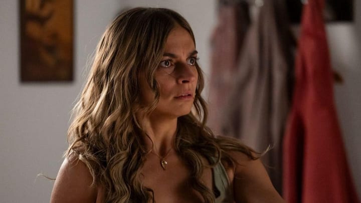 ‘Terra Forte’: Flor anuncia regresso ao Brasil e deixa Maria de Fátima em pânico